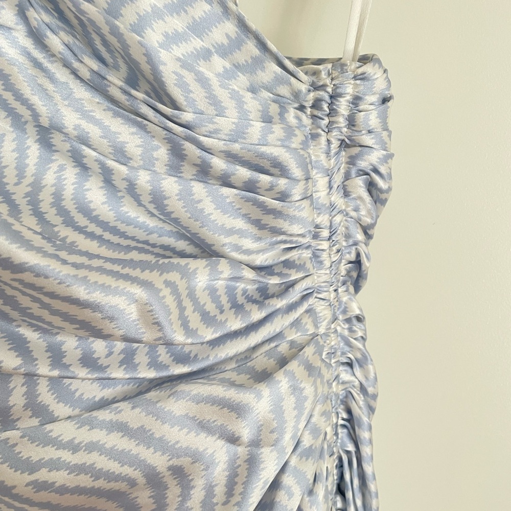 NEW CINQ A SEPT christel dress in ivory/skyfall one shoulder midi wavy lines - Picture 4 of 5